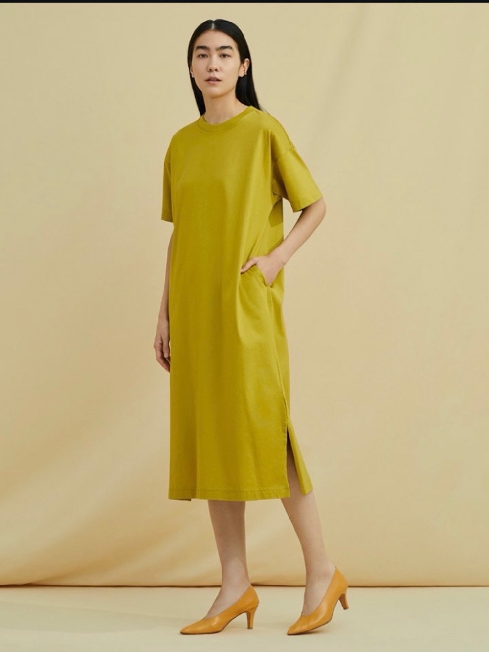 Uniqlo Mustard Yellow Crewneck dress t-shirt - Size XS